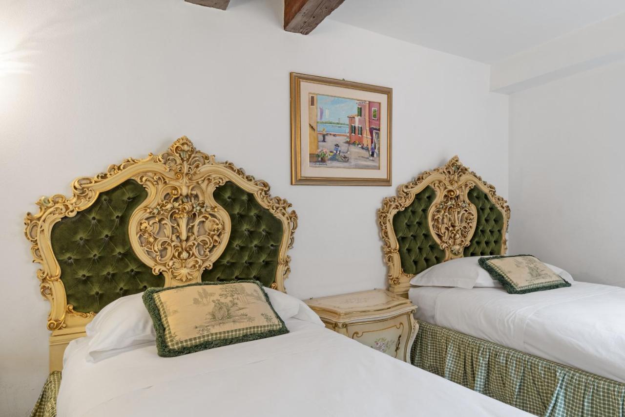 Gondola Luxury - Campo Santi Filippo E Giacomo By Wonderful Italy Venice Exterior photo