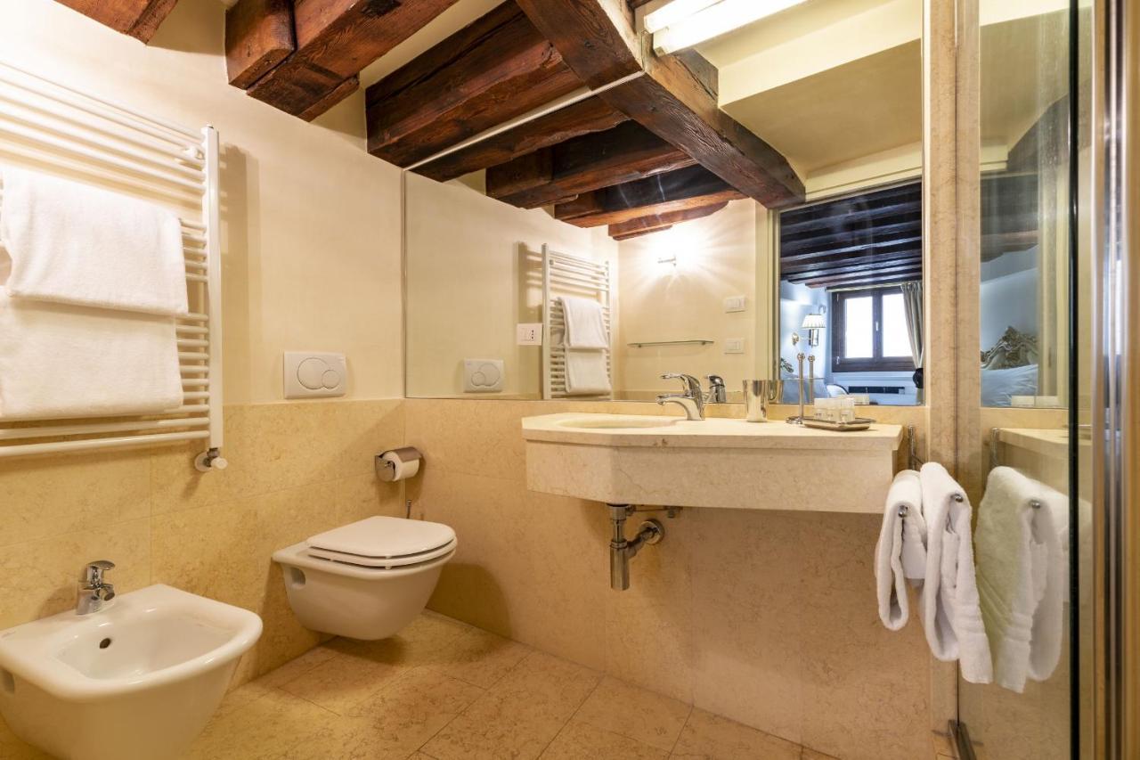 Gondola Luxury - Campo Santi Filippo E Giacomo By Wonderful Italy Venice Exterior photo