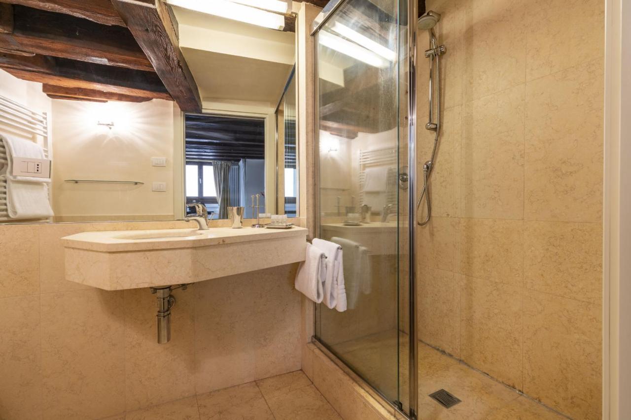 Gondola Luxury - Campo Santi Filippo E Giacomo By Wonderful Italy Venice Exterior photo