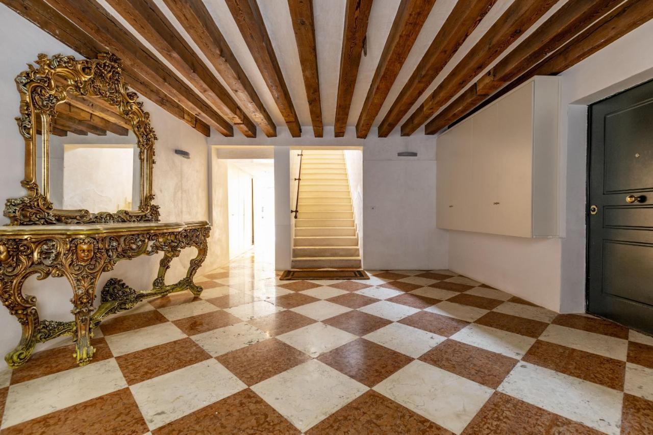 Gondola Luxury - Campo Santi Filippo E Giacomo By Wonderful Italy Venice Exterior photo