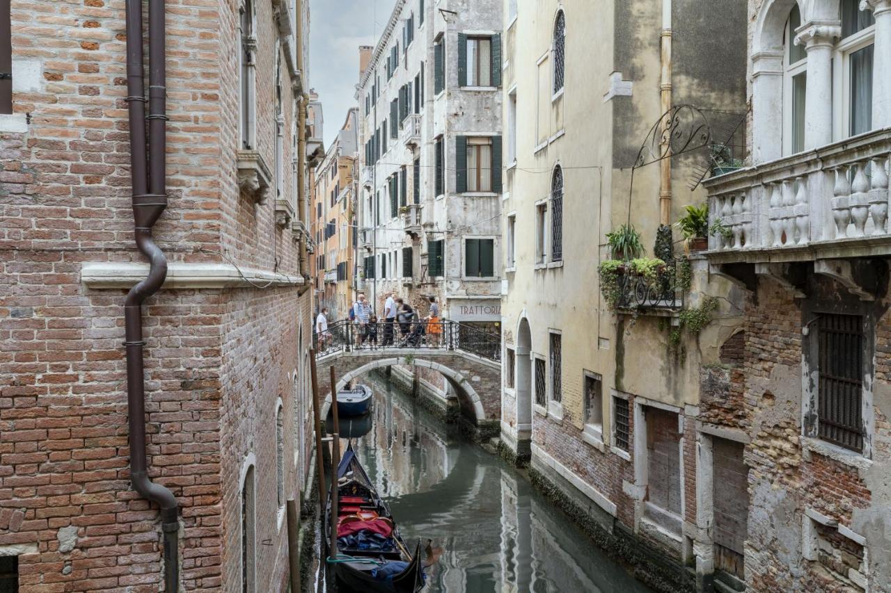 Gondola Luxury - Campo Santi Filippo E Giacomo By Wonderful Italy Venice Exterior photo