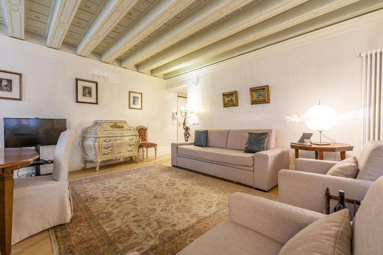 Gondola Luxury - Campo Santi Filippo E Giacomo By Wonderful Italy Venice Exterior photo
