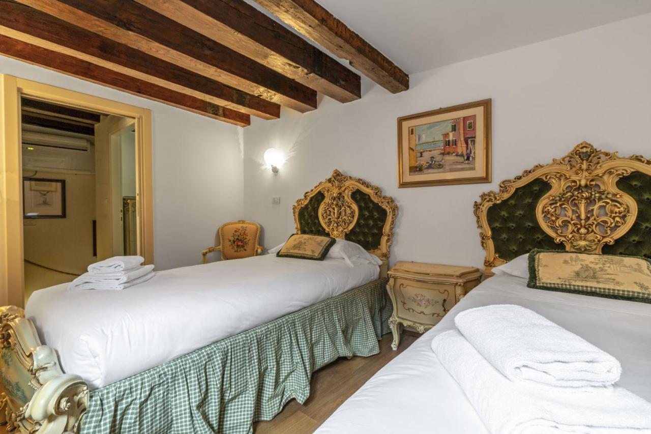 Gondola Luxury - Campo Santi Filippo E Giacomo By Wonderful Italy Venice Exterior photo
