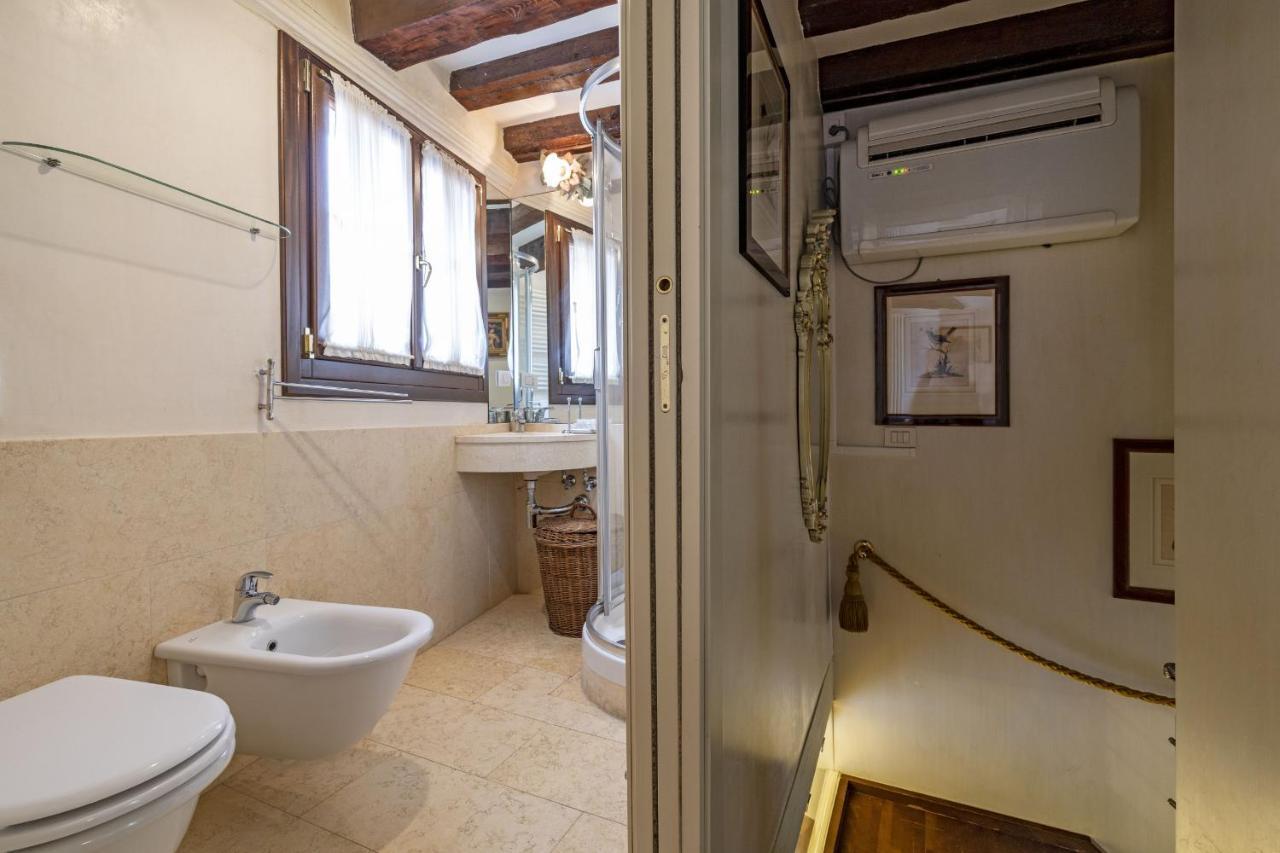 Gondola Luxury - Campo Santi Filippo E Giacomo By Wonderful Italy Venice Exterior photo